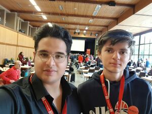 Ali Zarabi (von links) und Simon Lurk auf der Juso-Landesdelegiertenkonferenz in Heilbronn. Foto: pm