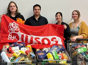 Bereits in den vergangenen Jahren gab es Spendenaktionen der Jusos zu Gunsten der Tafel. Unser Archivfoto entstand 2023.