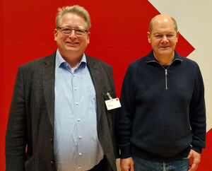 SPD-Kreisvorsitzender Mirko Witkowski mit Bundeskanzler Olaf Scholz. Foto: SPD