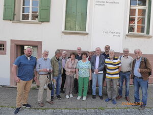 SPD Ortsverein Oberndorf vor dem Jüdischen Betsaal in Horb